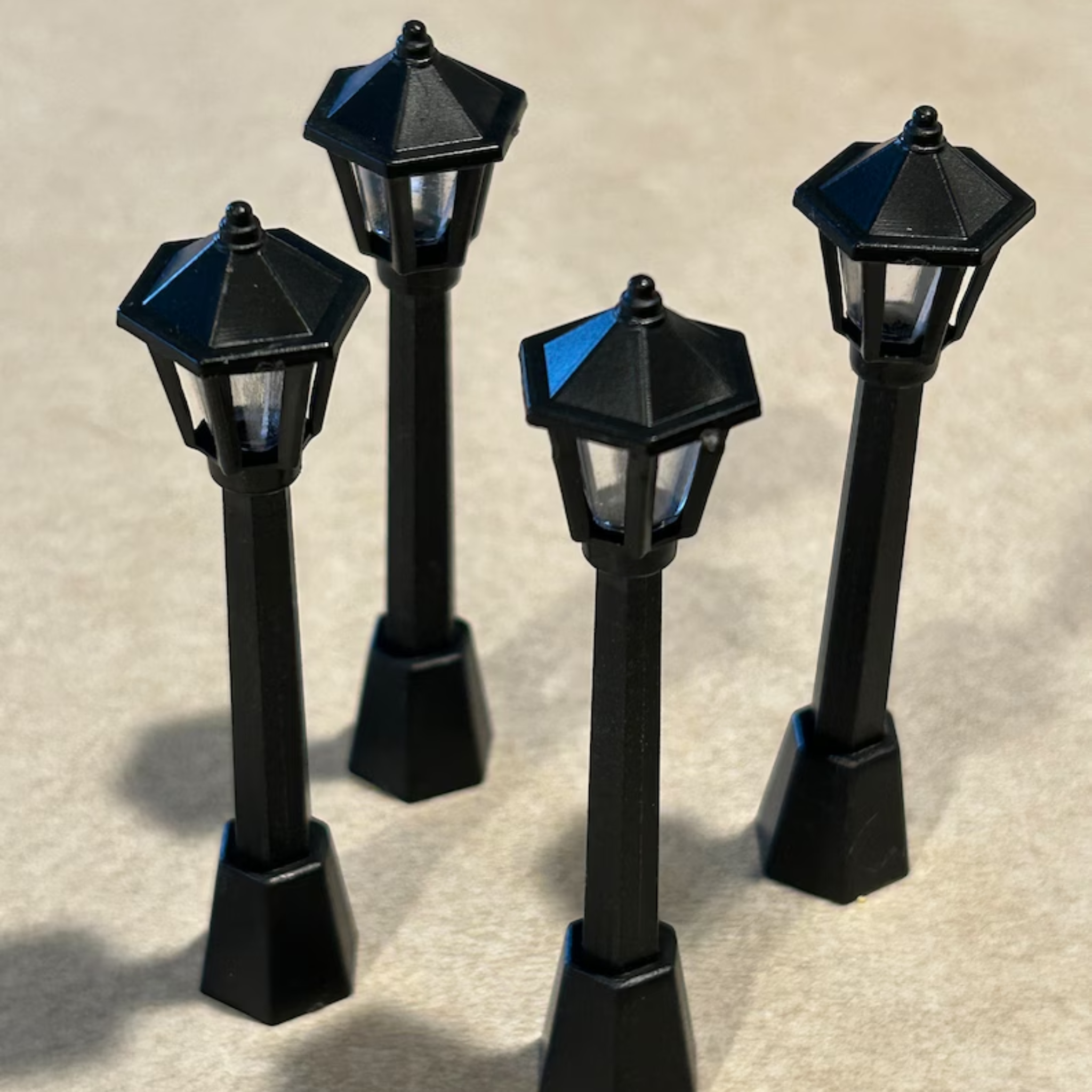 Mini Lamp Post Party Decorations Set