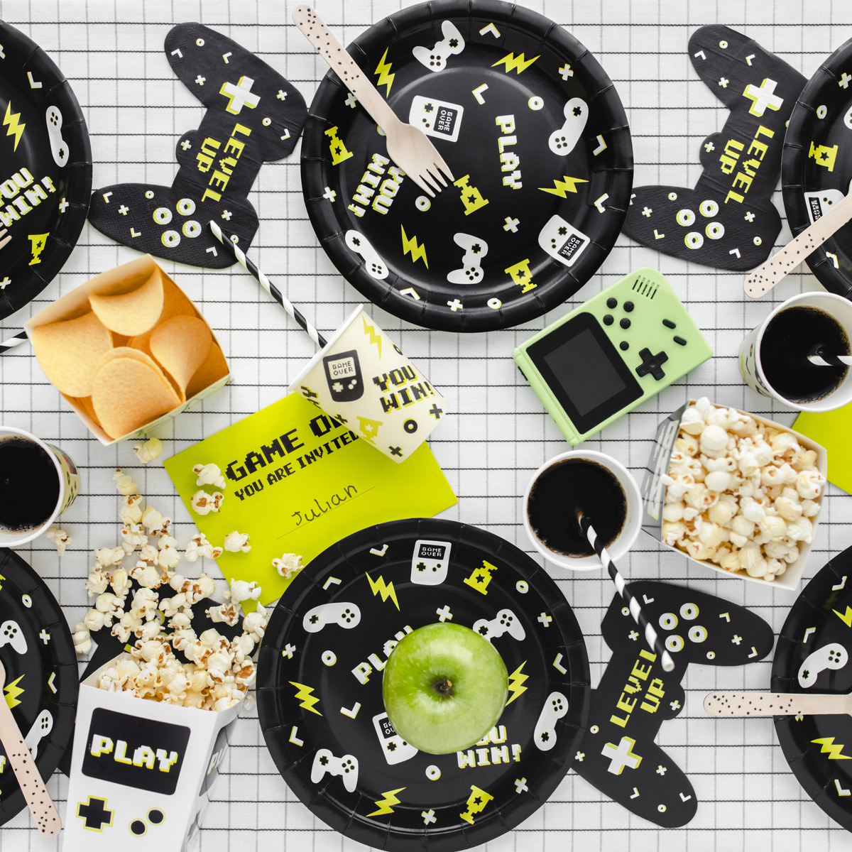 Gamepad Paper Plates Set