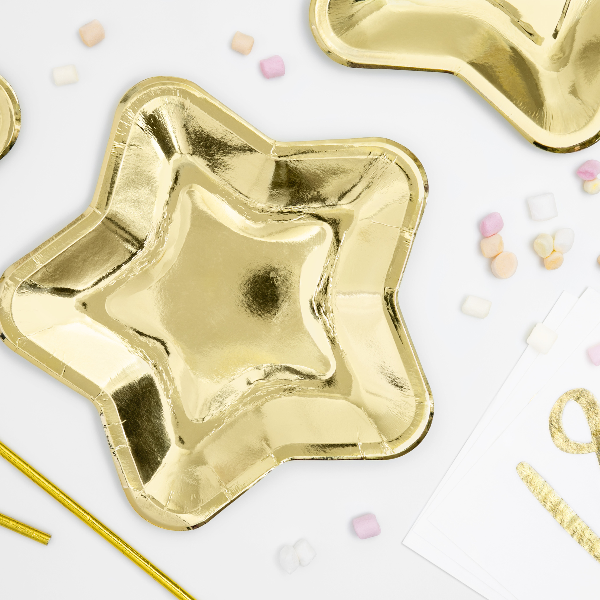 Metallic Gold Star Plates Set