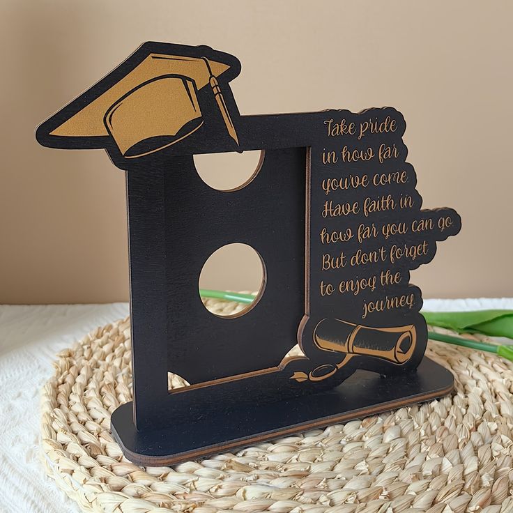 Graduation Season Wooden Photo Frame, Cute Table Graduation Photo Frame Gift