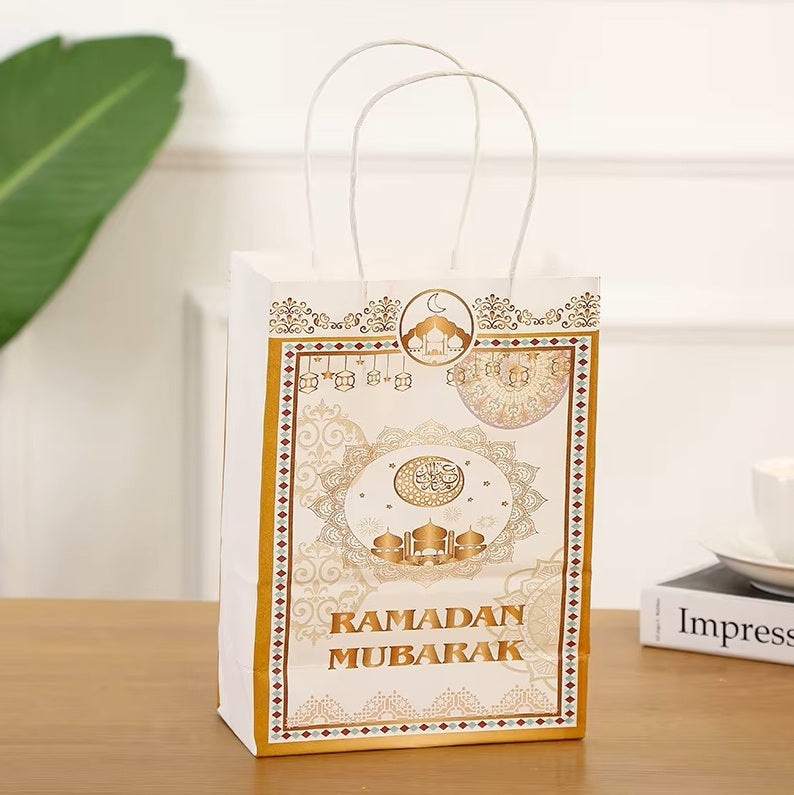White & Gold Ramadan Gift Bag